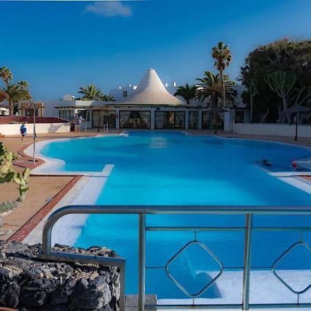 Pequeno Bungalow Firt Line Of The Sea Costa Teguise Exterior foto