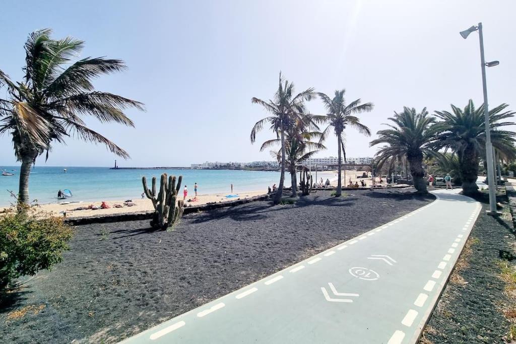 Pequeno Bungalow Firt Line Of The Sea Costa Teguise Exterior foto